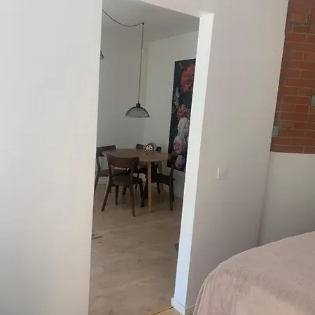 Vahe Apartment, Apartment *