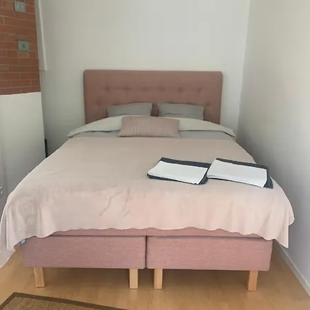 Vahe Apartment,
