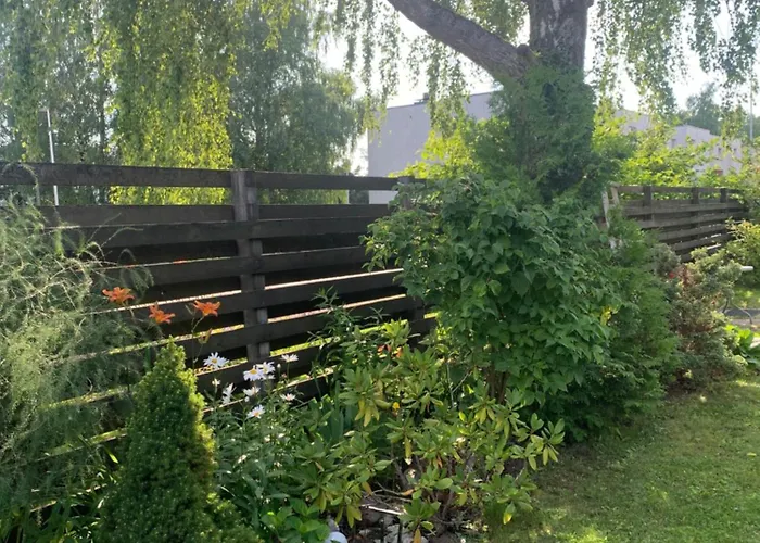 Vahe Apartment, Παρνού